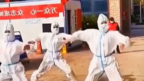 Dingdong Chicken Compilation: Big White Dancing!