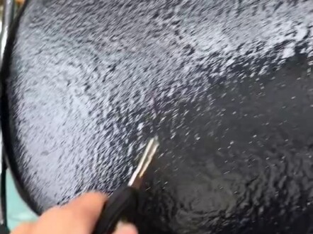 Hành động phá băng