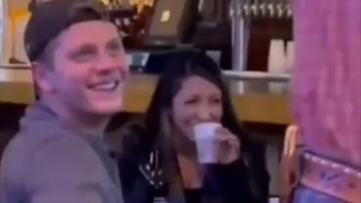 Girlfriend brings her dad to dinner