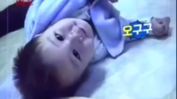 Does Mom know how handsome I'd become when I grew up? Cha Eun-woo's precious childhood video