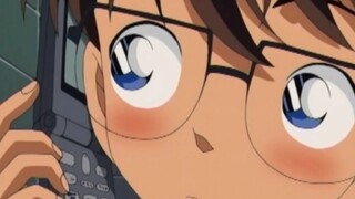 Conan, why are you blushing? (I wonder if Heiji's face hurts)