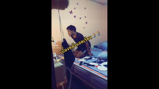 เบื้องหลังใส่เสียงมาให้คับ