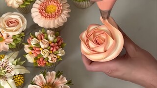 「Exquisite flower cupcakes to share with you」