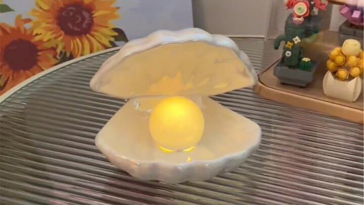 I’ve tried it for you! Tag a friend with the last name Li and they’ll get this shell-shaped night li