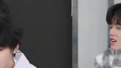 Gelang tersebut melambangkan kasih sayang ibu kepada babi kecilnya. Apa yang Anda pikirkan saat itu 