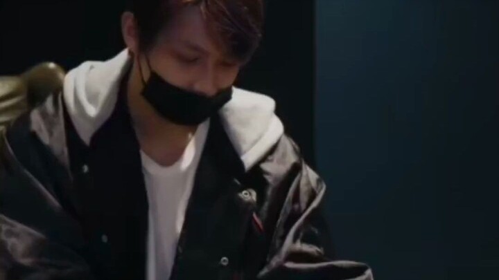 เซเว่นทีน วอนจุนฮเย “เจ็บก็ต้องพูดออกมาสิ จุน” “อ๊า ฉันเจ็บ”