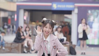 Vua quản lý biểu cảm! Ám chỉ việc quên mất hành động nhưng vẫn mỉm cười tự tin [Smiley]