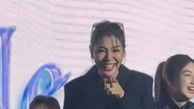 Faye: Ah, kamu telah menggali semua masa lalu.