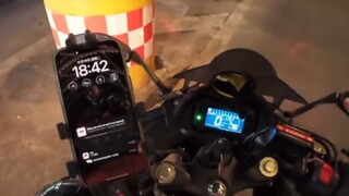 Motorcyclists clearing the way for an ambulance—this scene really got my blood pumping!