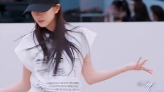 【Qianyu】ยังคงสวมหมวกดำ ดูสิว่าฉันดูคล้ายตัวเองในอดีตแค่ไหน เสี่ยวเชียนอวี่วัย 14 ปี หลังจากขอพรแล้วก