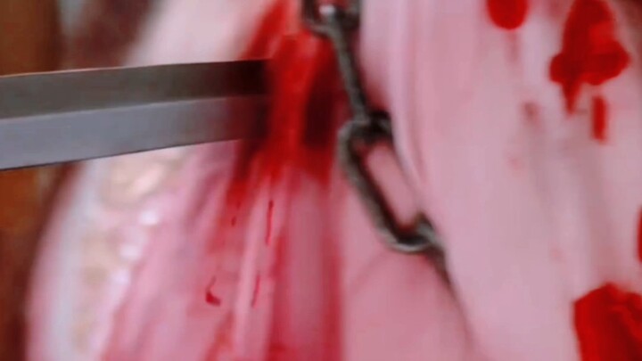 يا إلهي، مع هذا التغيّر في الصوت، لا بد أن تلعب دور الشريرة المجنونة الجميلة!