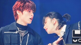 【Straykids】Hwang Hyunjin + Lee Minho Trouble Maker duet!