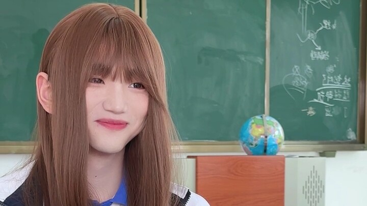 طعم حلو ظهر في كعكة القمح التي أكلها الصبي من درج المكتب...