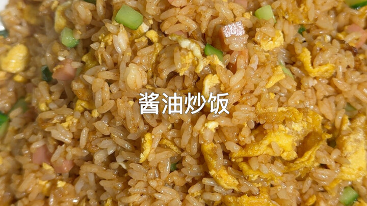 Cơm chiên xì dầu: Đàn ông biết nấu ăn, cuộc sống thêm lãng mạn!