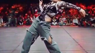 分享亚洲最强女waacking 音乐、舞蹈、人，三者合一 由内而外透露出的自信、霸气