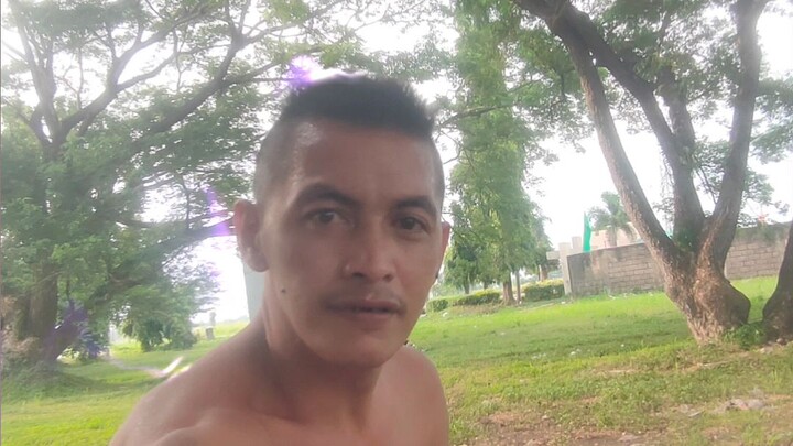 mga pakialamero