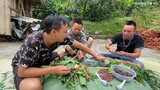 Eat raw meat (Thịt bò sống chấm nước măng chua) | Hoa Ban Tây Bắc