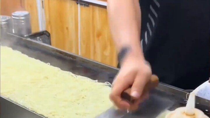 The large-scale documentary "Real Grilled Cold Noodles" continues to be broadcast for you
