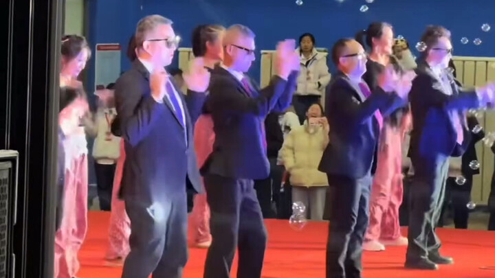 Mengulas para penari yang selalu ada di kampus: "Nyonya Shexiang", "Taman Apel Hijau", dan "Penari J