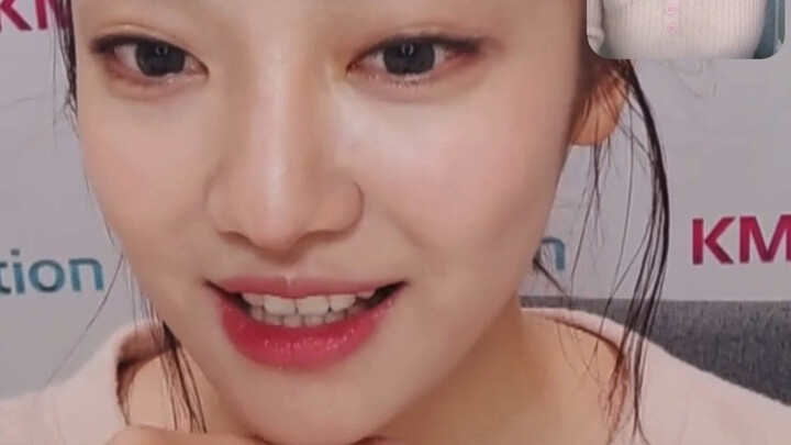 Ningning hát live không nhạc ca khúc mới to.x của Taeyeon tại buổi ký tặng — quá hạnh phúc! | Buổi k