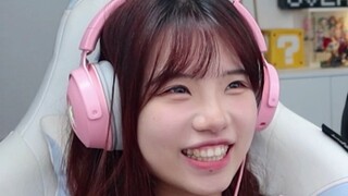 Pacar saya ingin membuktikan bahwa dia pintar...