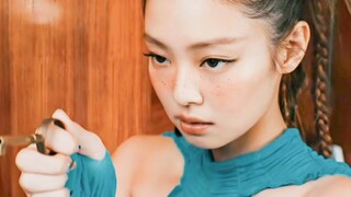 JENNIE, một thiết kế nữ anh hùng điên cuồng gợi cảm