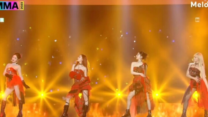 Sân khấu cuối năm của các nhóm nữ thế hệ thứ 5: Hóa ra Đả Lôi Đình lại là người chiến thắng!