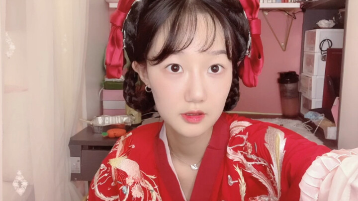 Jangan sekali-kali pacaran sama cewek jurusan penyiaran… kalau enggak, dia bakal bikin kamu…