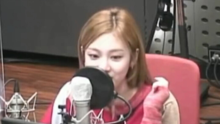 لا يهم، من يخاف من تشغيل الميكروفون لم يكن أبدًا نينغ يي تشو.