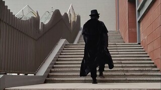克莱恩被火山骗60金镑后，跳出了绝望的舞步