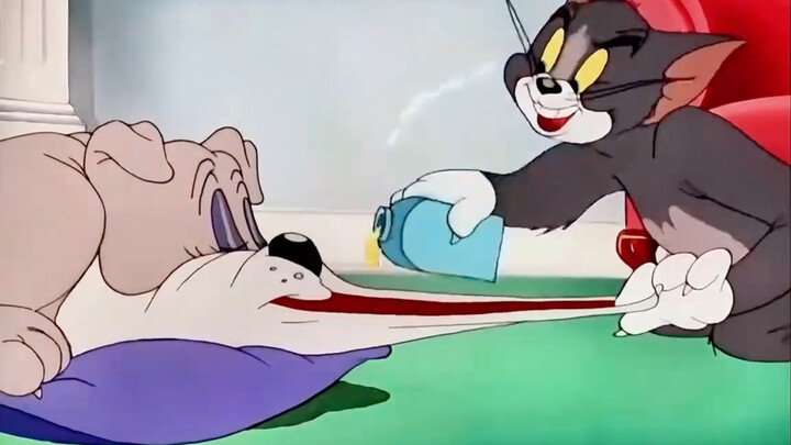 Tom slipped sleeping pills into Gou Ge's drink.