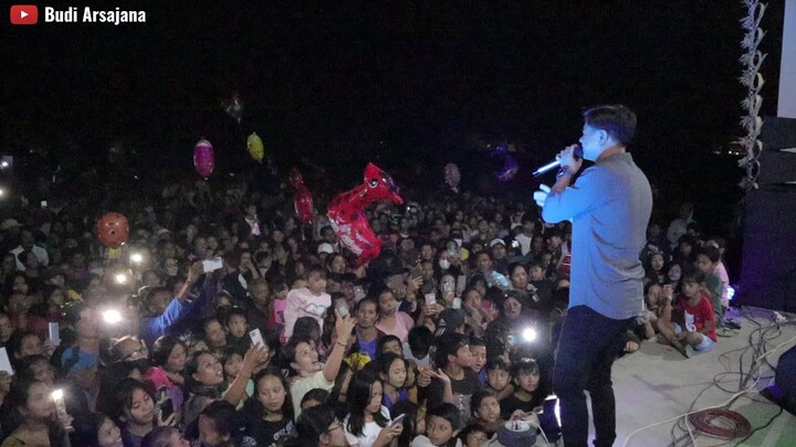 Budi Arsa - Lapangan Desa Pakisan seru seruan bersama Grehasta Dewata