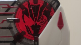 Details and photos of each version of Kamen Rider Ark's crooked face