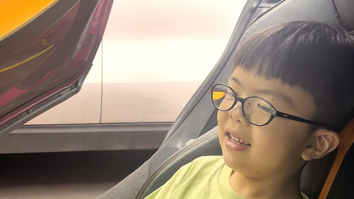 Saat ini, aku memilih mengundang diriku yang masih muda untuk bersantap.