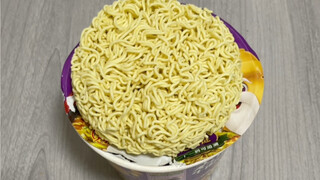 活了十几年才发现，原来泡面时面饼可以直接用来压盖子