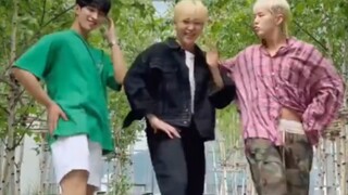 我们一起大喊SEVENTEEN！