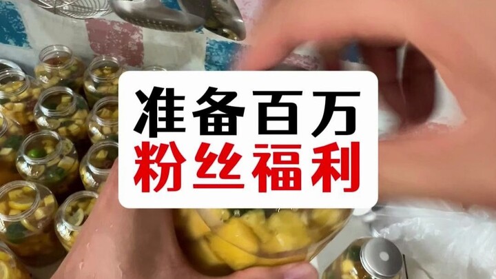 Chuẩn bị quà tặng cho một triệu người theo dõi