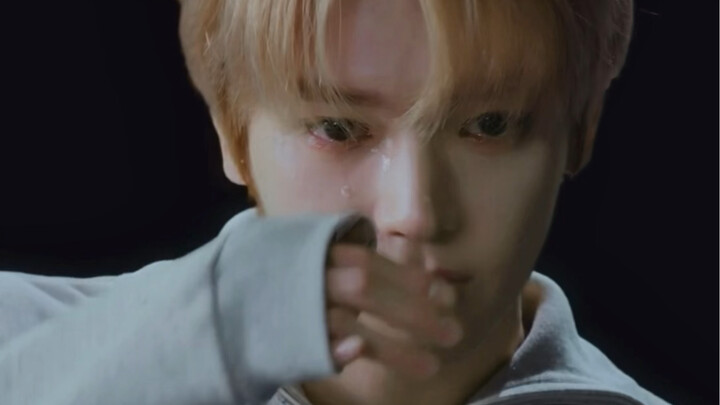 [Taeyong] “Our family was in a really tough financial situation when I was a trainee, but I never bl