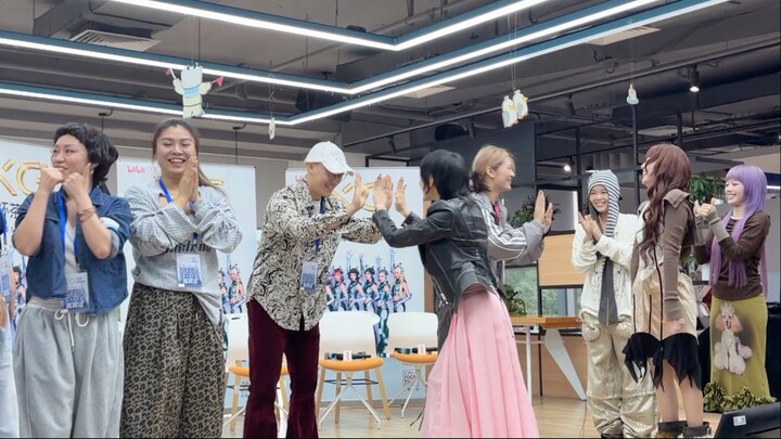 Seperti apa rasanya diajari menari oleh XG?