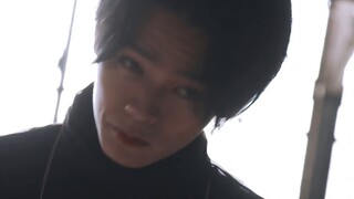 “Karena kamu terlalu lembut, kamu membuatku lemah. Ayo menjadi lebih kejam, tahun kedua.”