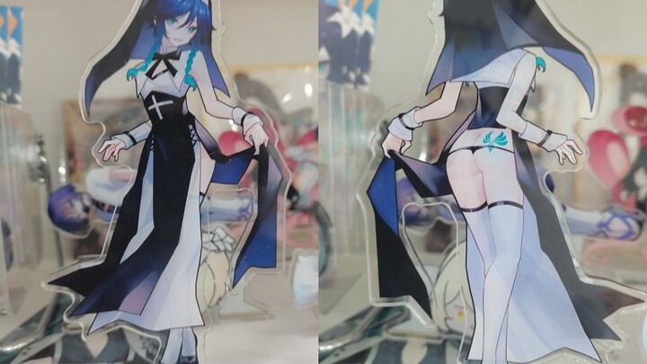 Banner dua sisi kostum biarawati Wendy