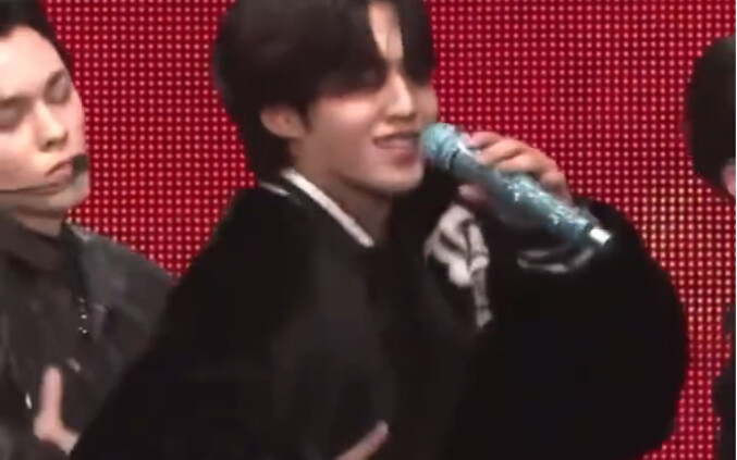 [Cui Shengche] In-ear monitor: That was close!