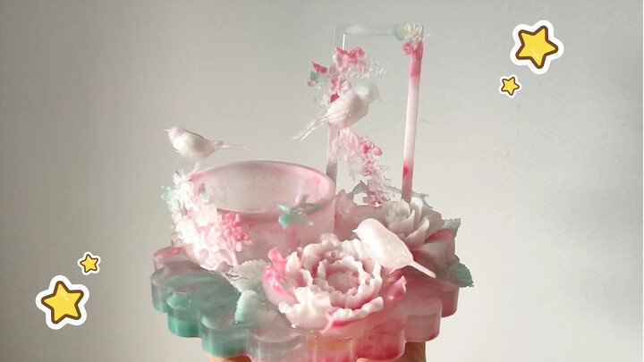 Rogue knick-knack made of Epoxy resin
