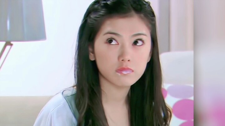 【تشين يو موه】 تعتقد أن ظهورها هو سبب غيرة كل الأولاد في شقة الحب وتسابقهم للفت انتباهها! يجهدون عقول