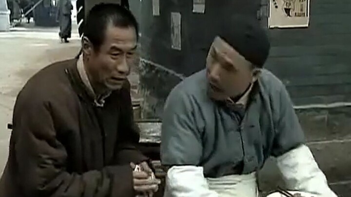 Pengemis tua makan tiga belas mangkuk berturut-turut sampai perutnya pecah dan meninggal, sungguh na