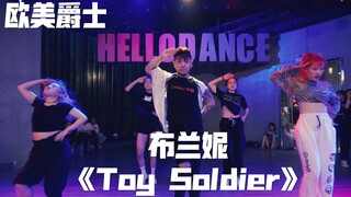 [วันที่ 44 ของความท้าทาย 100 วันของ Macho Man] Shen Xukuo ออกแบบท่าเต้น "Toy Soldier" ของ Britney ให