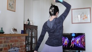 【舞力全开】Slumber Party - Britney Spears 歌很好听，但是just dance配的服装真的够呛，八杆子打不着