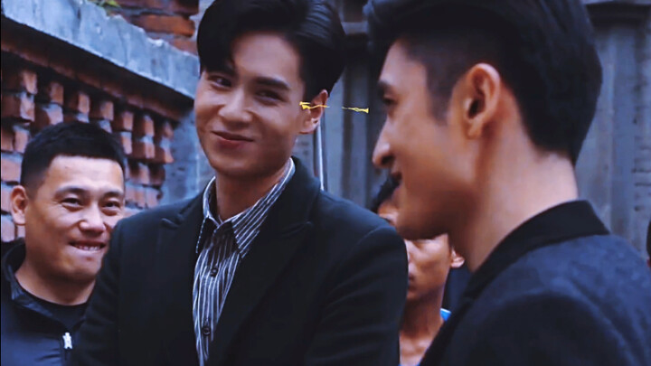 Why do I say I’m disappointed? Because the behind-the-scenes clips are just so full of smoldering gl