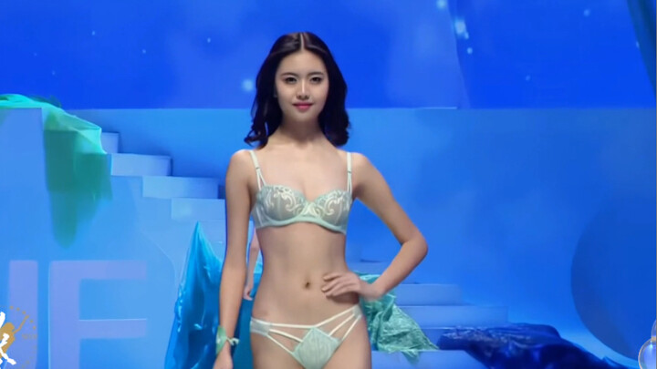 I fell in love at first sight—high‑styling #fashionunderwearshow!