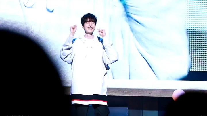 【Lee Dong-wook】 Kumpulan video Li Dong Woong menari TT, sudah ditambahkan beberapa foto baru!!! Pria